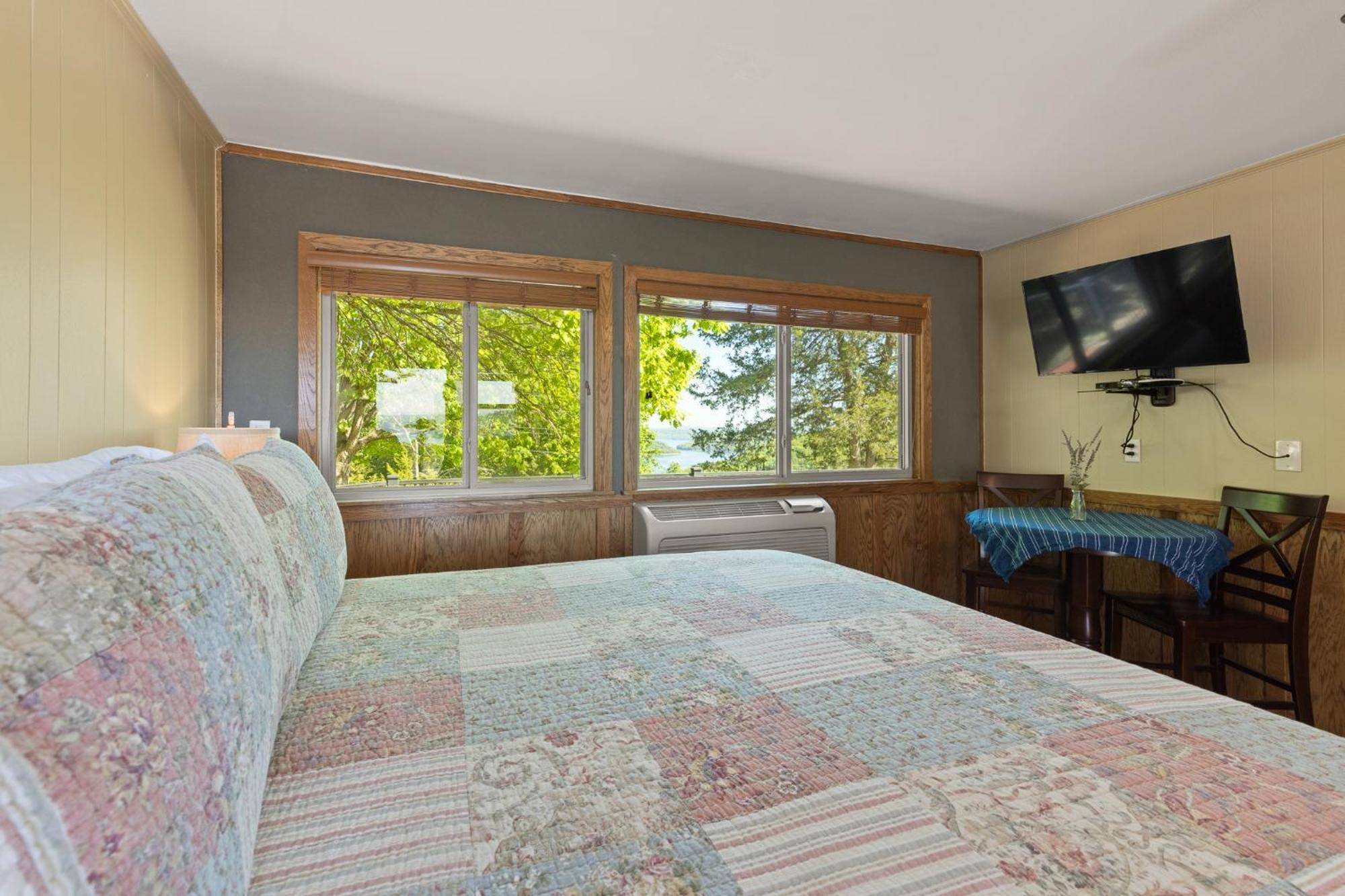 Roadrunner Inn And Log Cabins ユリーカ・スプリングス エクステリア 写真