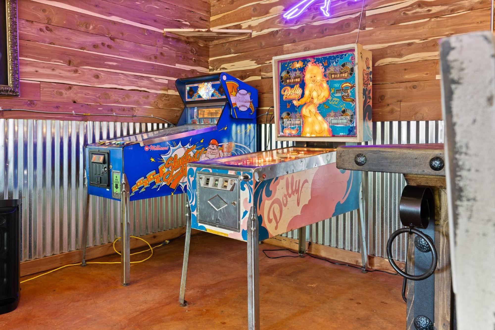 Roadrunner Inn And Log Cabins ユリーカ・スプリングス エクステリア 写真