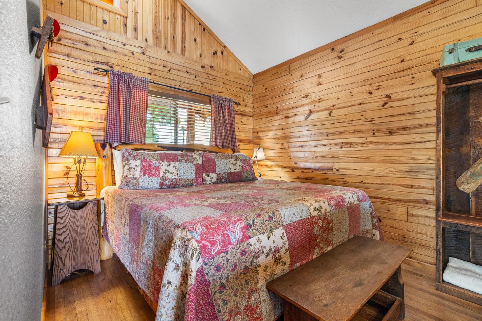 Roadrunner Inn And Log Cabins ユリーカ・スプリングス エクステリア 写真